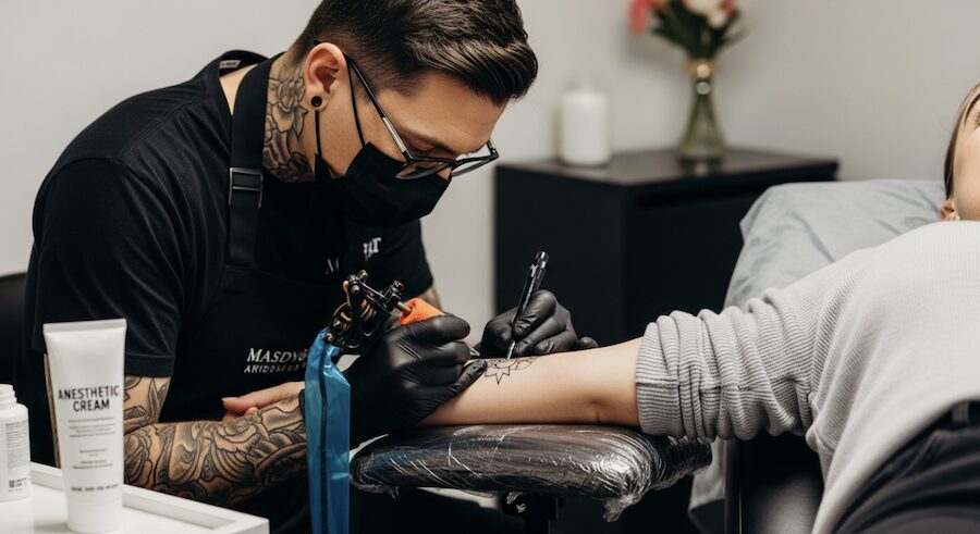 průvodce anestetickými produkty pro tetování